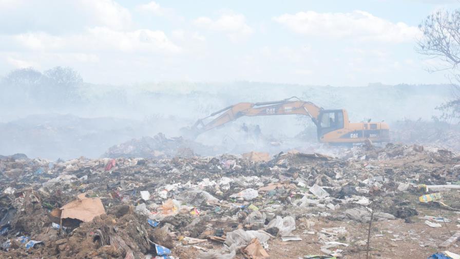 Incendio en basurero improvisado en SDN, cerca de Duquesa, afecta la salud