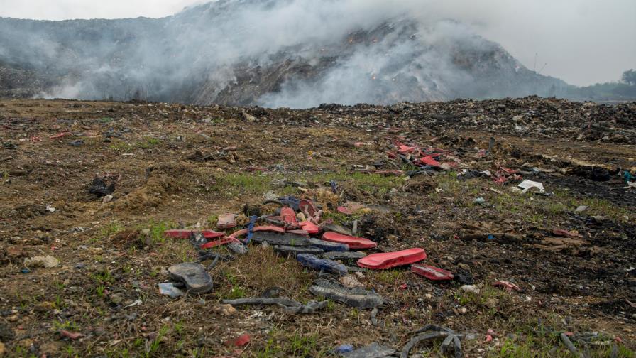 Empresarios de Haina piden declarar el municipio en Estado de emergencia por incendio en vertedero