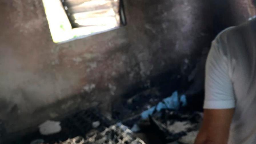 Joven pide ayuda para reparar parte de su casa tras incendio en el Café de Herrera 