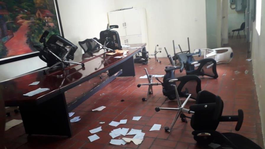 Frente de Abogados del PRM dice ley impide a Surun Hernández reelegirse en el CARD Frente de Abogados del PRM dice ley impide a Surun Hernández reelegirse en el CARD