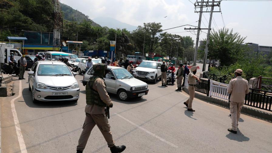 Récord de muertes en India entre críticas de los tribunales por genocidio