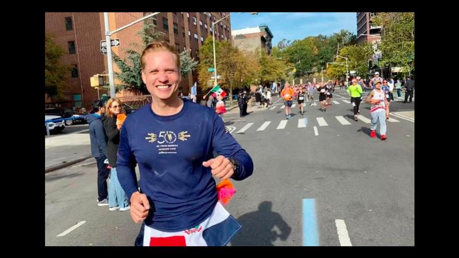 Dominicano Rafael Bello muestra su orgullo patrio en el maratón de New York