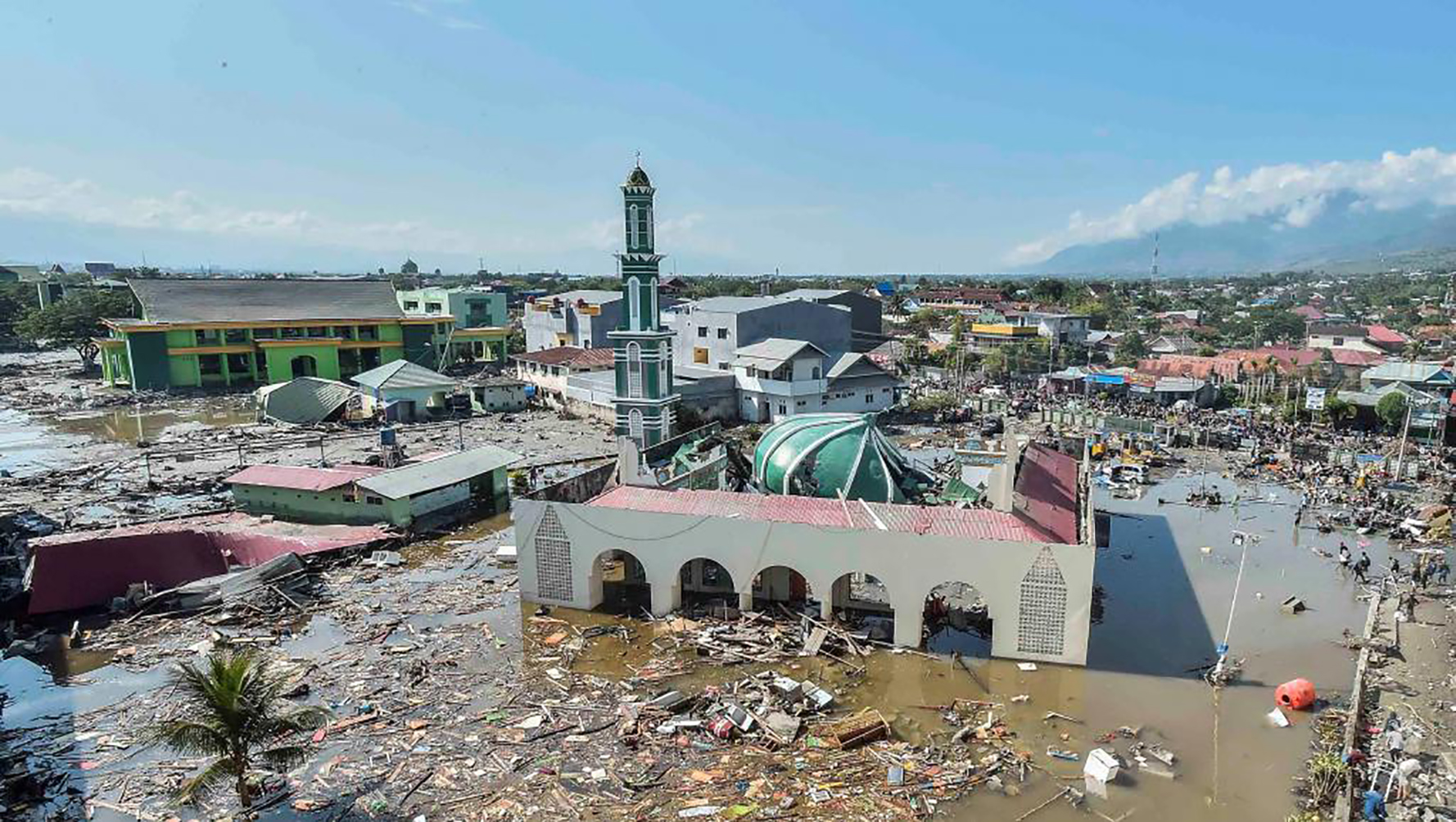 La mayoría de las víctimas se registraron el 28 de septiembre de 2018 en Palu, ciudad de 350.000 habitantes en la costa occidental de la isla de Célebes. Pero las autoridades y las ONGs se preocupan también por la situación en la región de Donggala, más al norte.