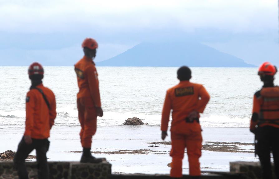 Indonesia, en alerta por la actividad del volcán que causó el tsunami
