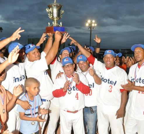 Softbol distrital cumplió su programa de competencia en el 2018