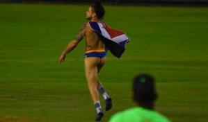 Presentación periódica y fianza de RD$500 mil a Carlos Montesquieu por exhibicionismo