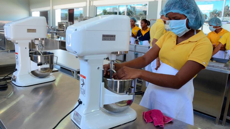 Eliminarán anticipo a empresas que facturen menos de RD$8 MM Eliminarán anticipo a empresas que facturen menos de RD$8 MM