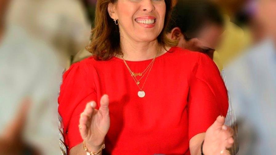 La esposa de Reinaldo Pared Pérez: su ida sería un golpe duro para el PLD La esposa de Reinaldo Pared Pérez: su ida sería un golpe duro para el PLD