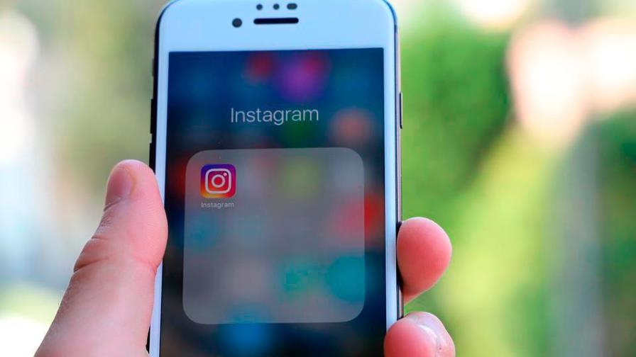 Estudio alerta a jóvenes que adicción al teléfono puede llevar a depresión