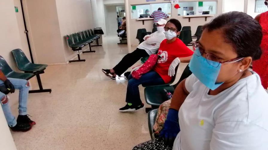 Gobierno y la Sisalril llaman a la sensatez al Colegio Médico ante llamado a paro 