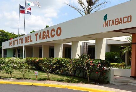 Invitan sector tabacalero a conocer nuevo reglamento del Intabaco