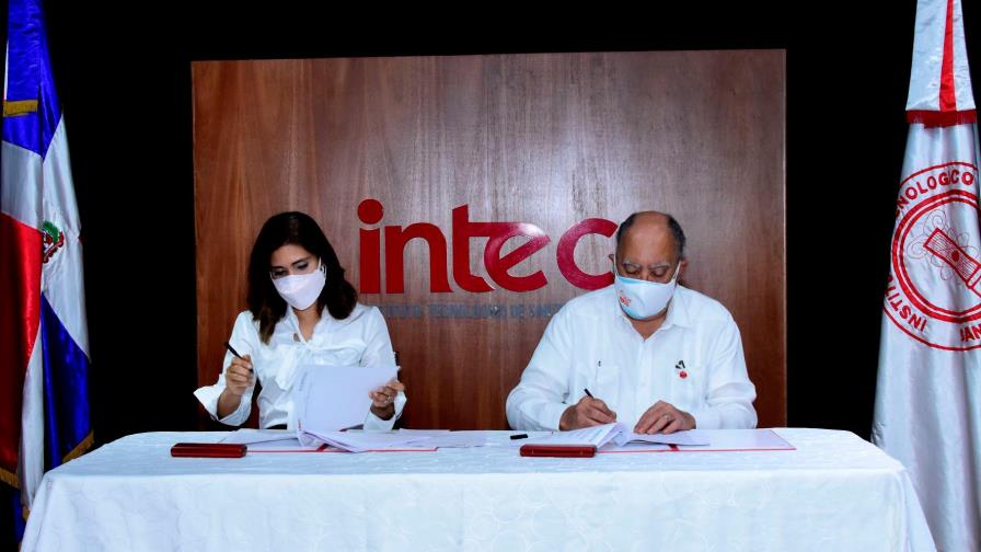 Barrick e Intec firman acuerdo para crear programa de becas en Ciencias Ambientales