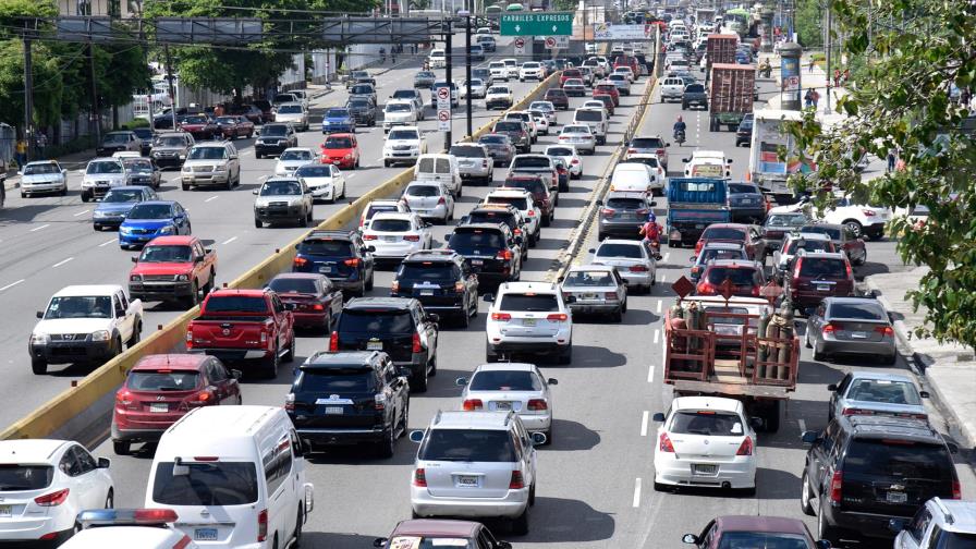 Avances, retrocesos y frenos de la Ley 63-17 de tránsito
Los avances, retrasos y frenos de la Ley 63-17 de tránsito Avances, retrocesos y frenos de la Ley 63-17 de tránsito
Los avances, retrasos y frenos de la Ley 63-17 de tránsito