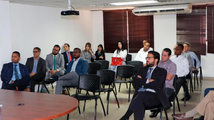 El Intrant se reúne con empresas interesadas en operar corredor Abraham Lincoln