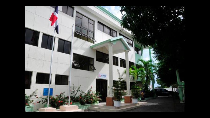 Intrant deja sin efecto medida que prohibe parachoques no autorizados