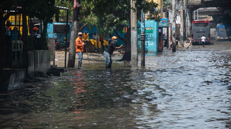 Disminuyen lluvias en el territorio nacional tras paso de Isaías Disminuyen lluvias en el territorio nacional tras paso de Isaías
