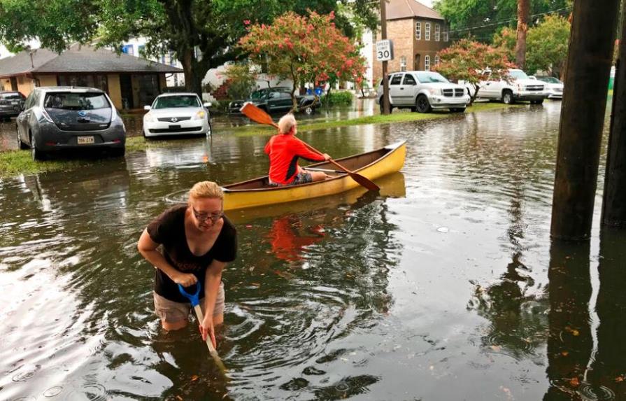 Tormenta inunda Nueva Orleans ante posible llegada de huracán