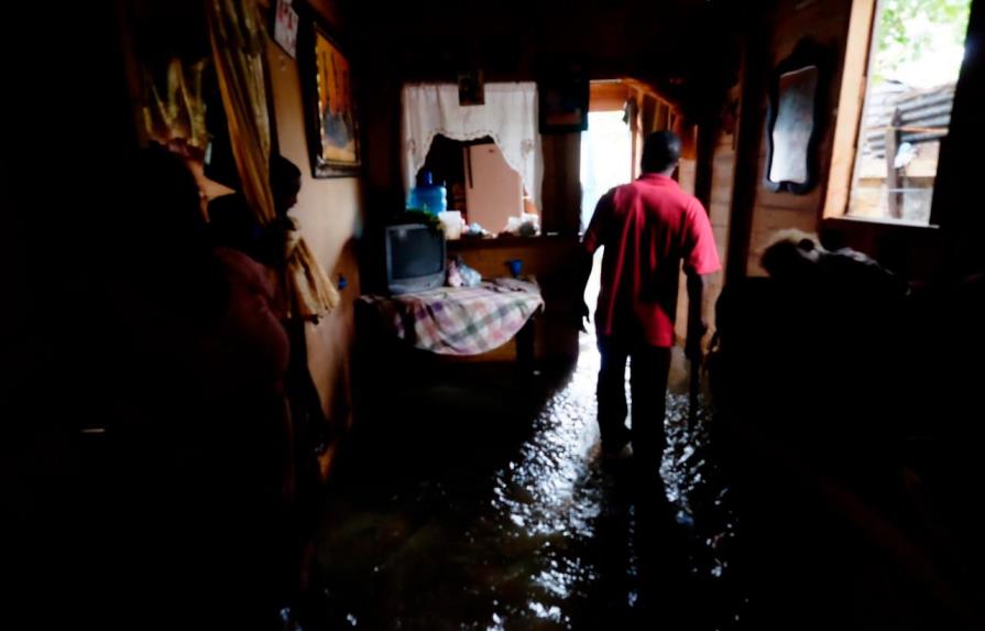 Permanecen 9,670 desplazados, 16, 586 usuarios sin electricidad y 782,748 sin agua por lluvias 