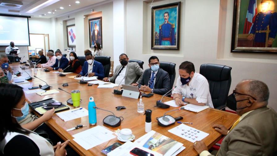 Comisión que estudia proyecto que crea el Ministerio de la Vivienda recibe al director del INVI