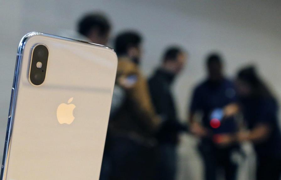 Dos estudiantes universitarios estafaron a Apple con casi un millón de dólares