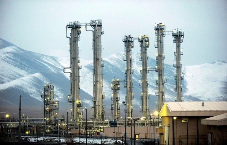 Irán condena eliminación de exenciones de acuerdo nuclear por parte de EEUU
