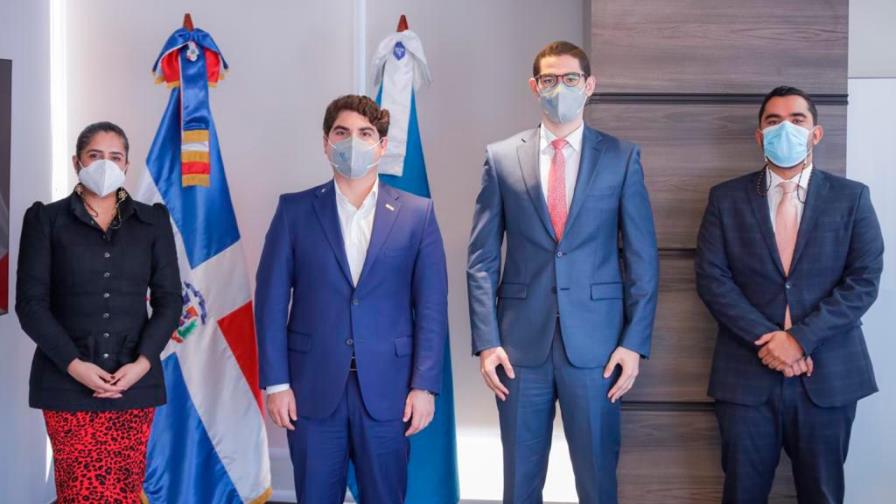 Buscan crear interés del Banco Centroamericano de Integración Económica para financiar obras en La Vega