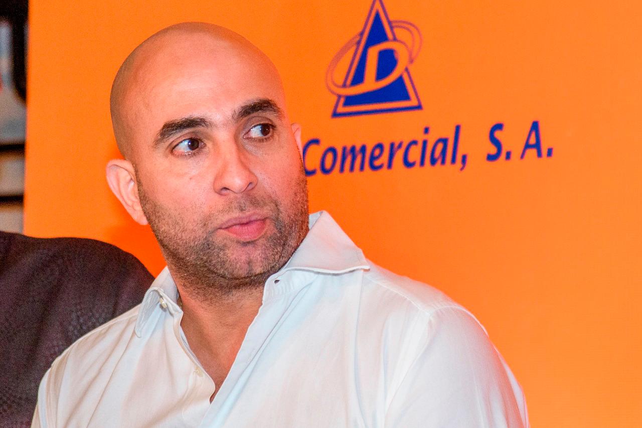 Irving Alberti escribió la obra.