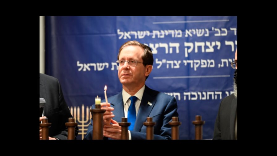 Presidente israelí desata polémica por celebrar Janucá en territorio ocupado