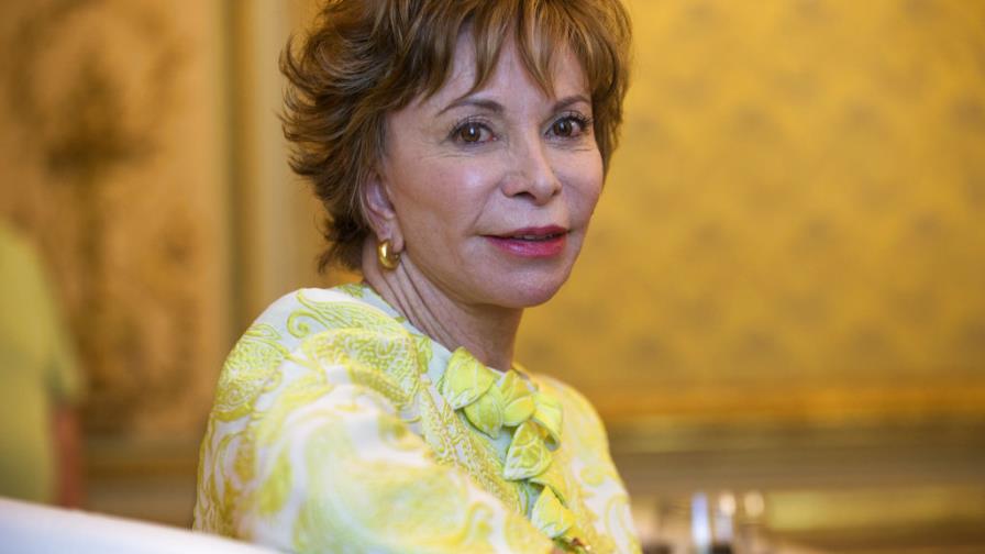 Isabel Allende gana el Premio de Novela Histórica Barcino