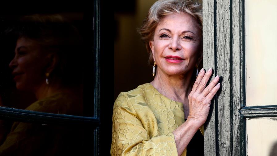 Isabel Allende califica a Trump de imbécil por negar el cambio climático