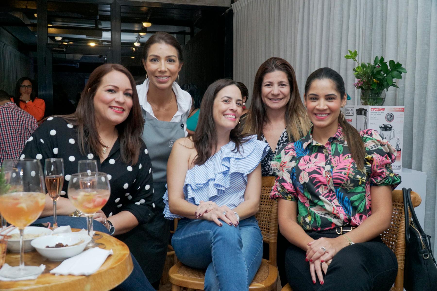 Isabel Aracena, Gabriella Reginato, Onysela Valdez, Luisa Féliz y Keila Rodríguez.