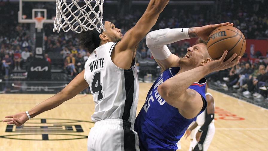 George anota 34, Clippers ganan a los jóvenes Spurs