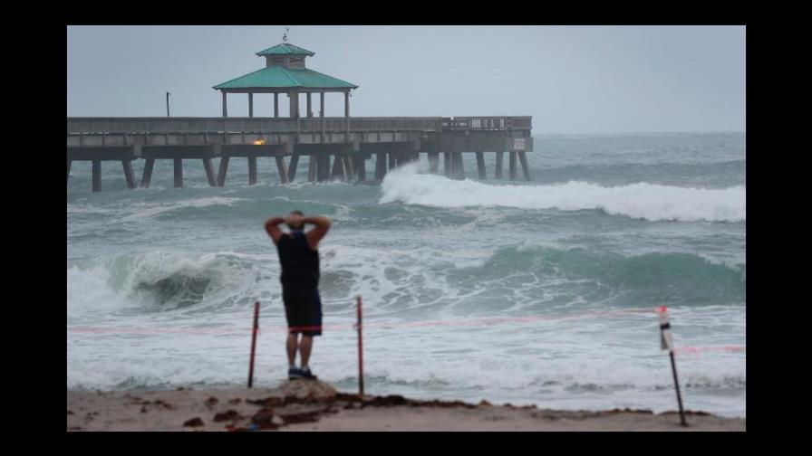 Isaías se pega de Florida con vientos de 100 k/h Isaías se pega de Florida con vientos de 100 k/h
