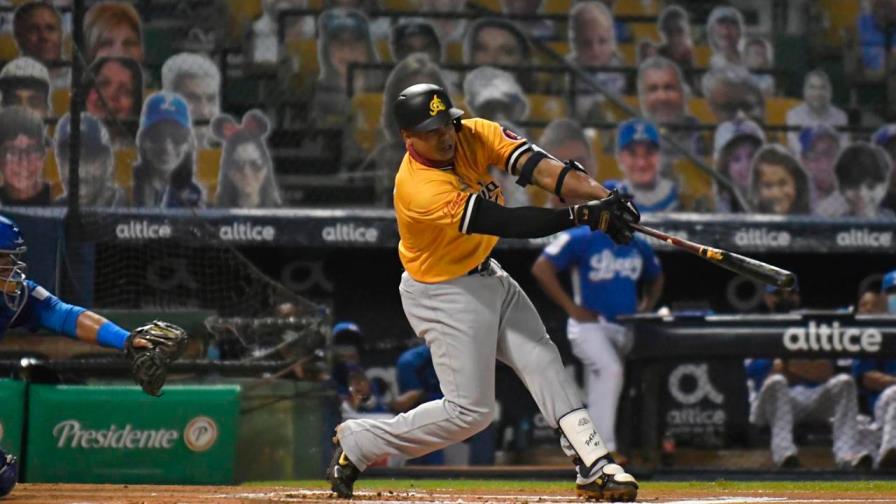 Águilas y Escogido hacen cambio de receptor Julio Rodríguez por Isaías Tejeda