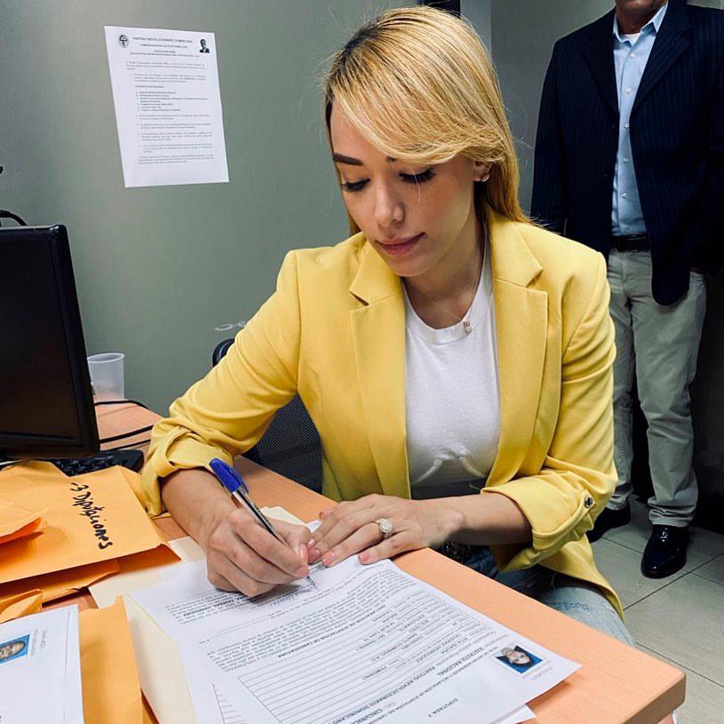 Isaura Taveras formaliza inscripción como candidata a diputada por el PRD