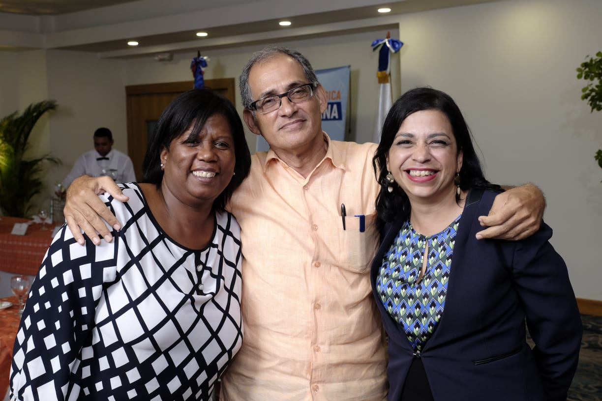 Martha Ortiz, Vianco Martínez y Patricia Mora.