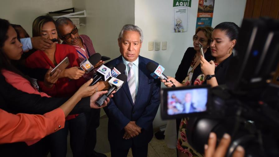 Isidoro Santana rechaza economía se encuentre al borde de una recesión