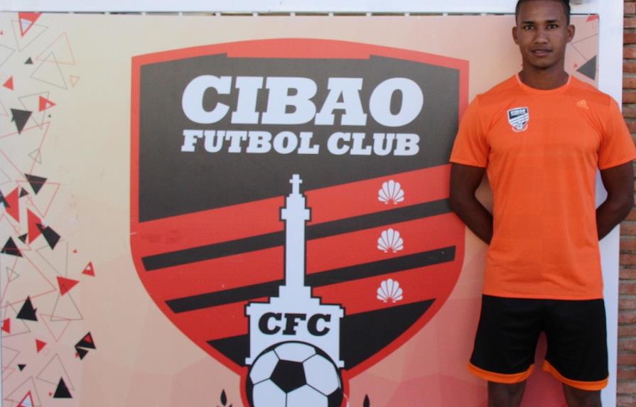 El FC Cibao se remoza: adquiere a a Luis Ismael Díaz considerado defensa central