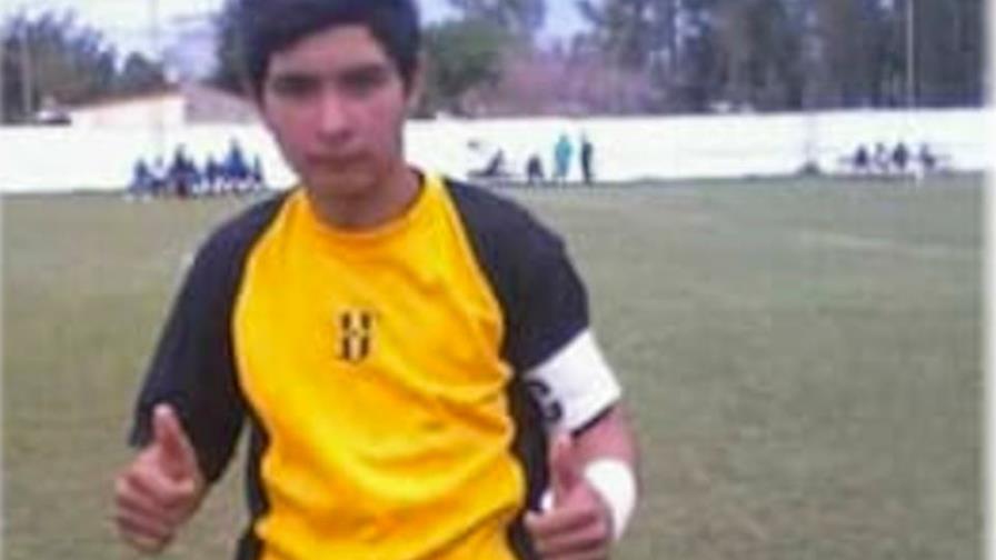 Fallece un portero juvenil en Argentina tras recibir un pelotazo en el pecho Fallece un portero juvenil en Argentina tras recibir un pelotazo en el pecho