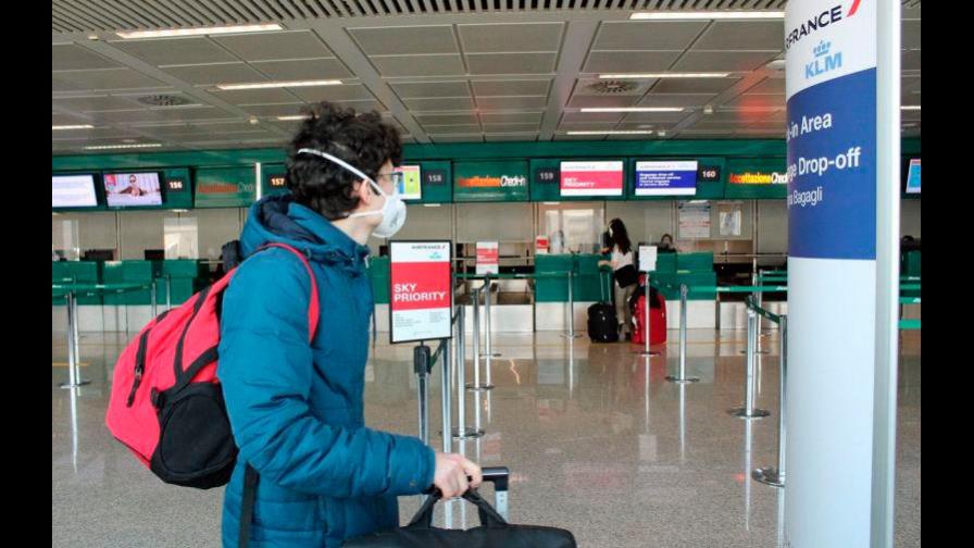 Italia elimina distancia de un metro en aviones si se adoptan filtros de aire