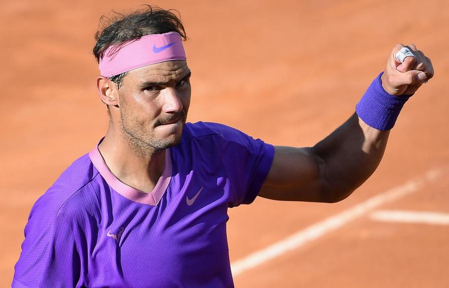 Nadal sobrevive in extremis en Roma, Djokovic se pasea