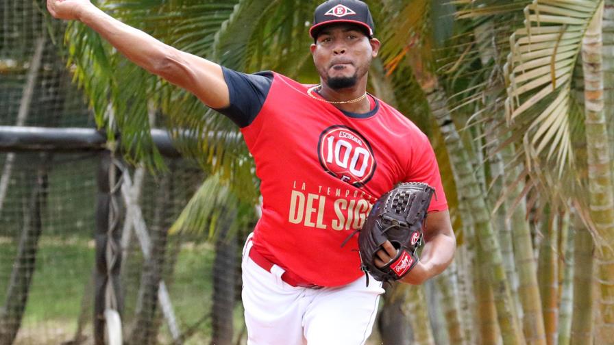 Duelo de felinos en el Estadio Quisqueya Juan Marichal 