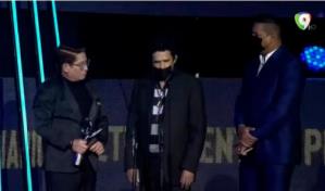  El hombre que se "coló" en Premios Soberano e interrumpió a Iván Ruiz para enviar un mensaje a su "amor"