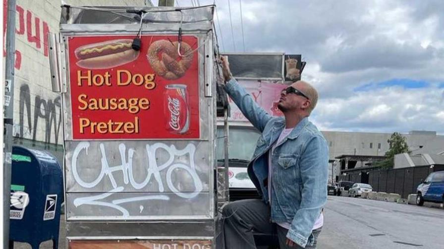 En un carrito de hot dog: J Balvin se burla tras declaraciones de Residente