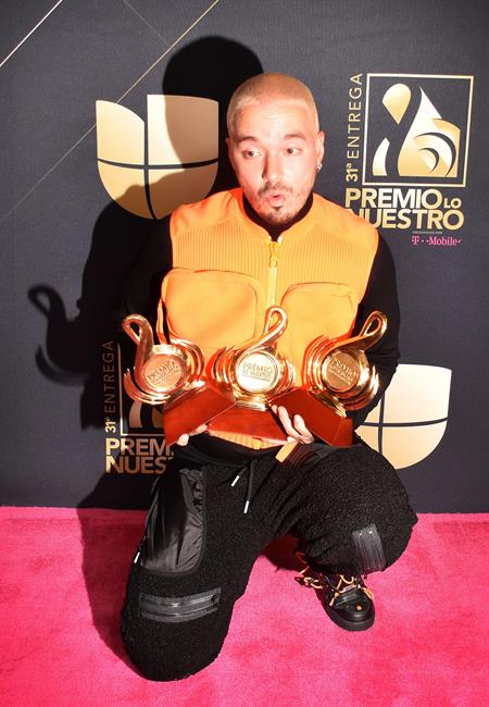 J Balvin se llevó el premio de “Artista del año”