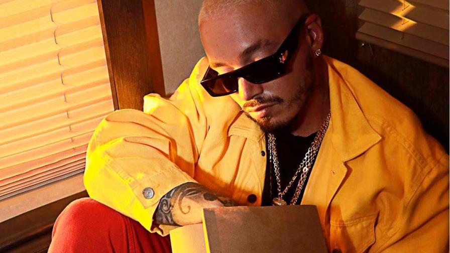 J Balvin y McDonald’s se unen para lanzar una colección que querrás comerte