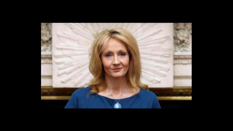 La escritora J.K. Rowling revela haber recibido amenazas de muerte