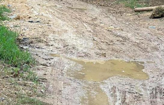 Denuncian mal estado de las calles en sector Jacagua de Villa Mella