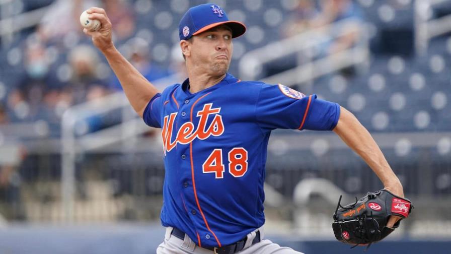 deGrom tuvo una recta a 102 mph con siete ponches en tres episodios