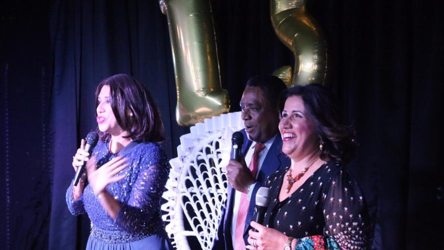 ¡Visita sorpresa! Vicepresidenta se presenta en show de Jacqueline Estrella